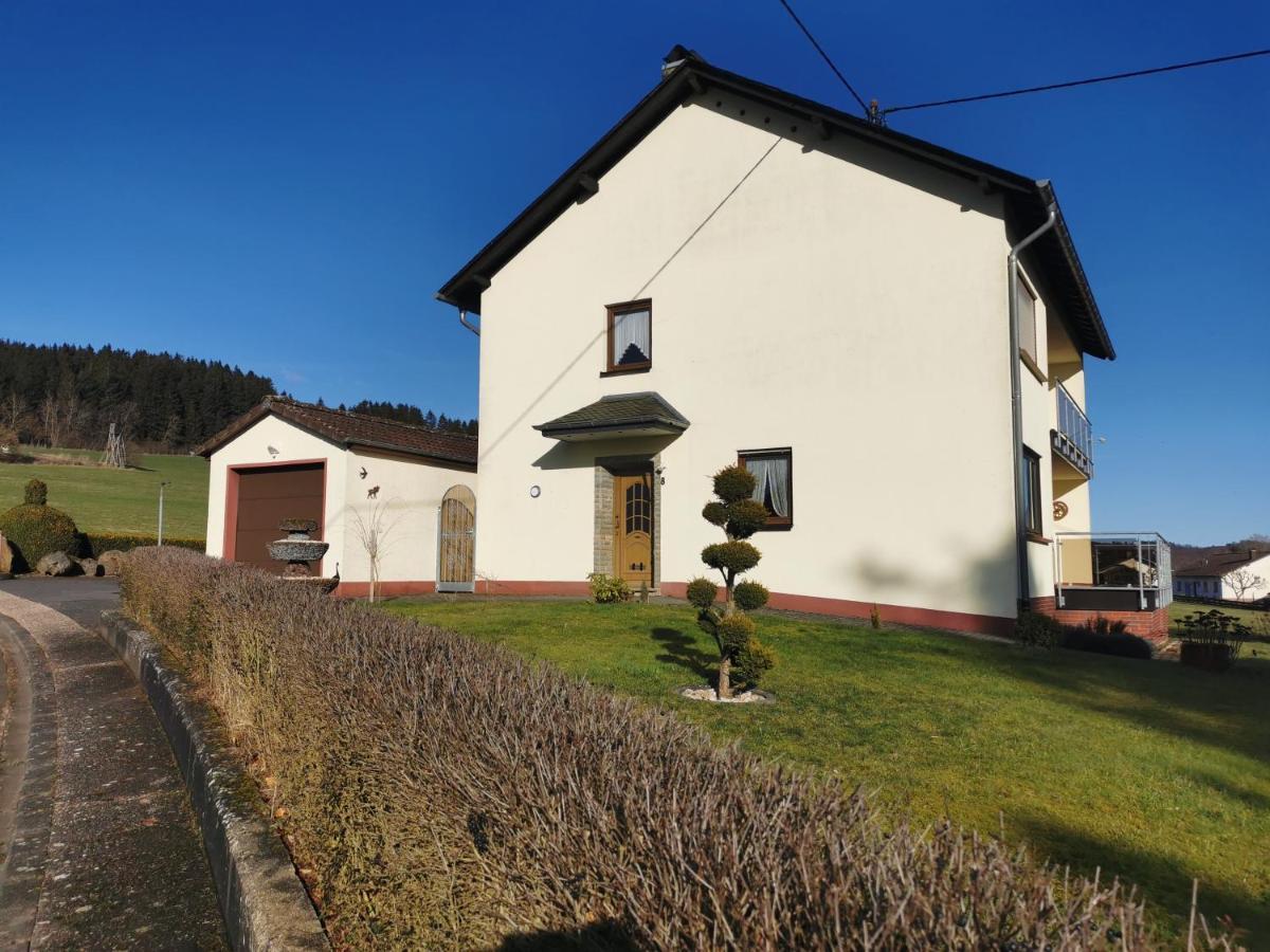 Ferienhaus Eifelmomente เกโรลชไตน์ ภายนอก รูปภาพ