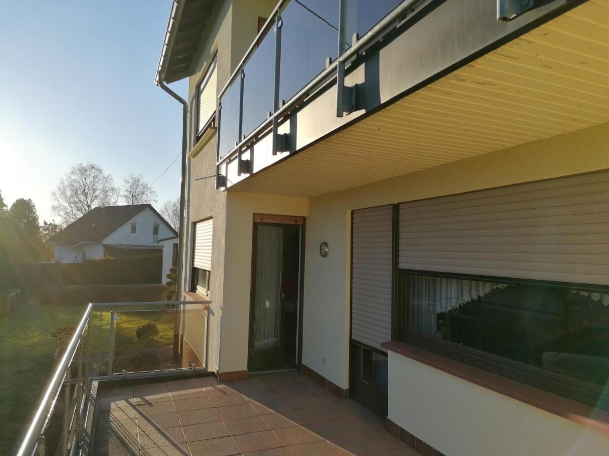 Ferienhaus Eifelmomente เกโรลชไตน์ ภายนอก รูปภาพ