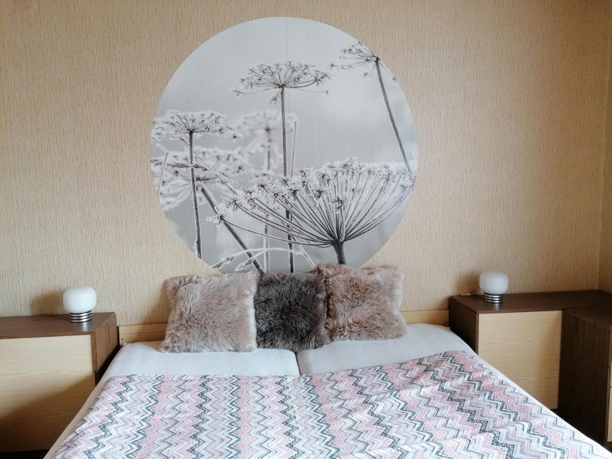 Ferienhaus Eifelmomente เกโรลชไตน์ ภายนอก รูปภาพ